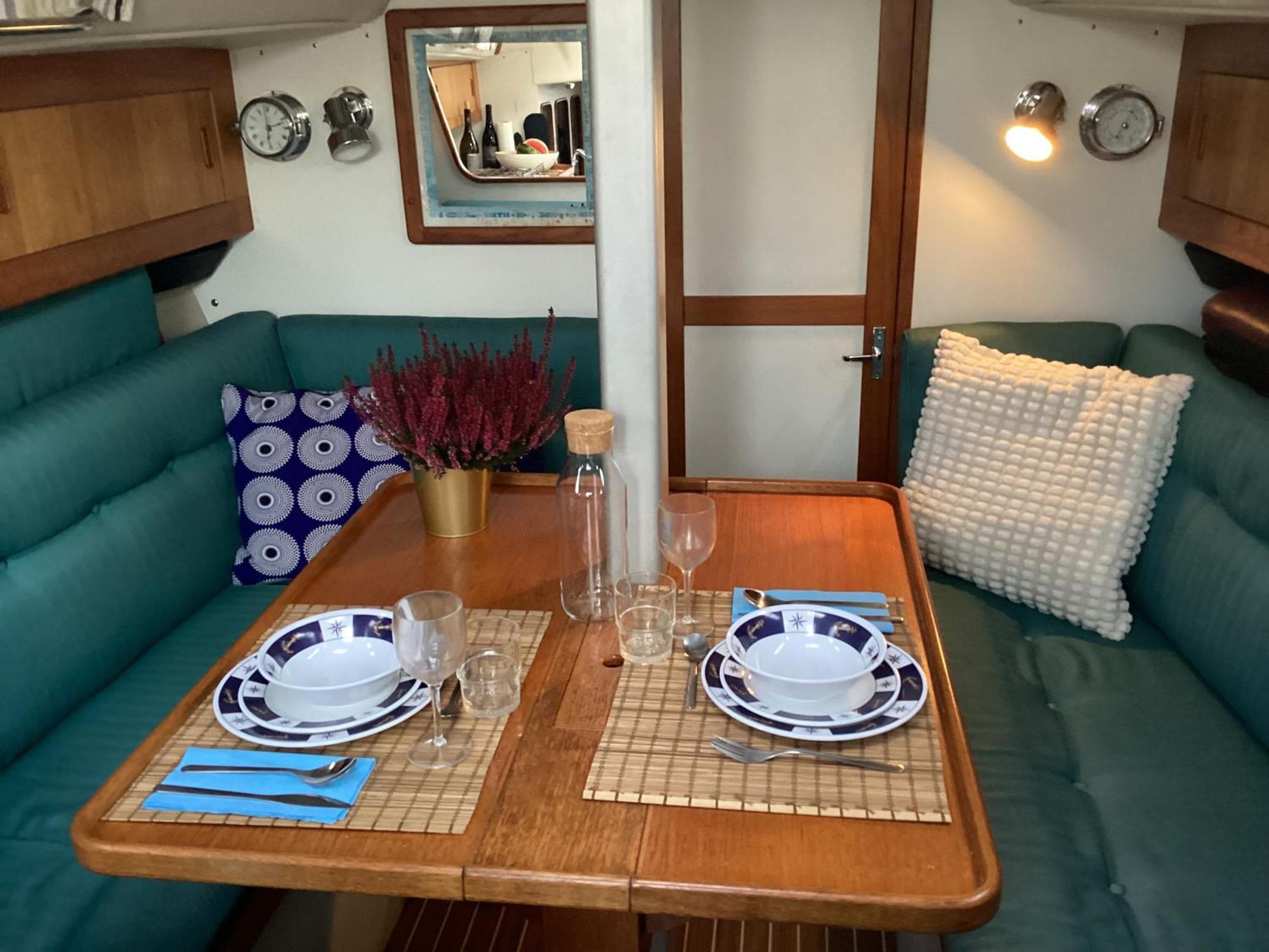 Botel Merak